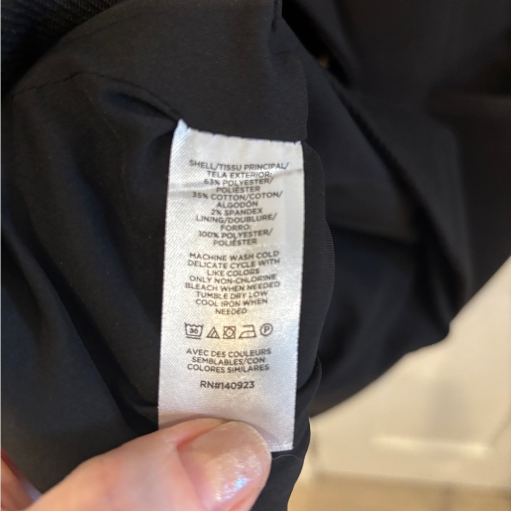 LOFT Women's Black Twill Double-Breasted Blazer. Size 14 - Picture 10 of 10